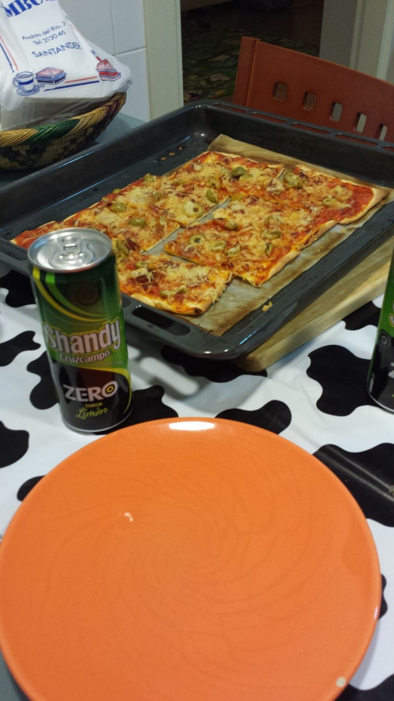 Cena de Pizza con Shandy