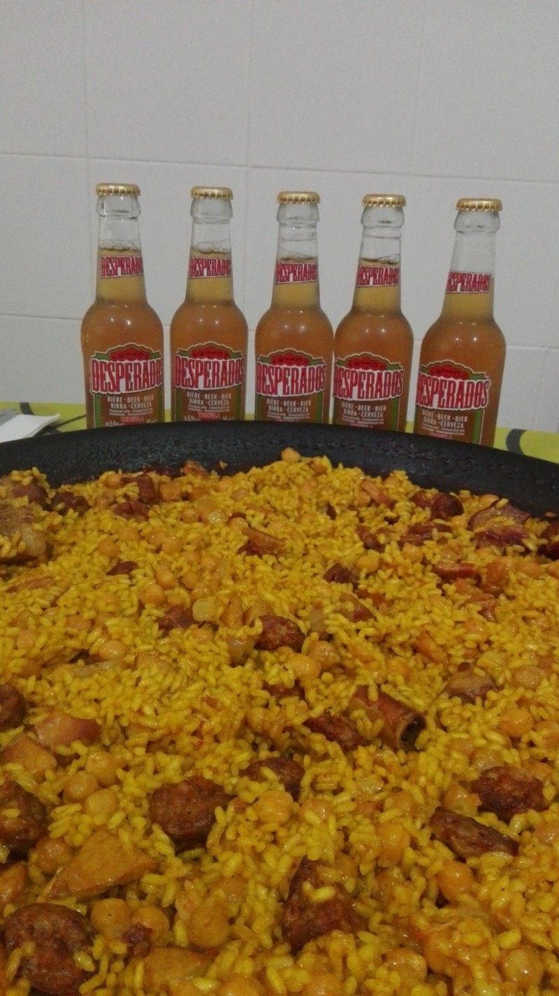 Arroz a la sartén en familia y con Desperados  