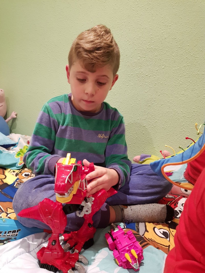 Jugando con dinosupercharge