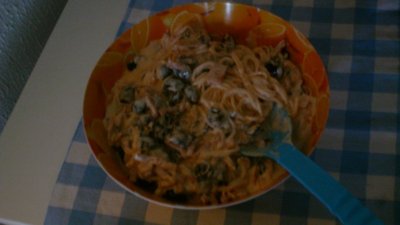 Esparguete com natas,bacon e azeitonas