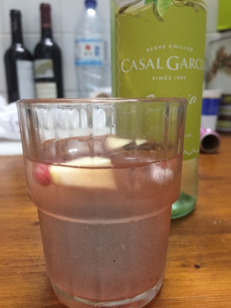 Casal Garcia branca com mix de frutos vermelhos
